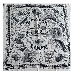 GUCCI Take-Out Blind For Love Graphic Ivory 100% Silk Scarf